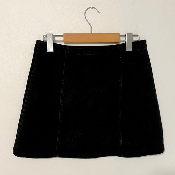 Forever 21 Button Up Black Denim Skirt - Picture 2 of 3